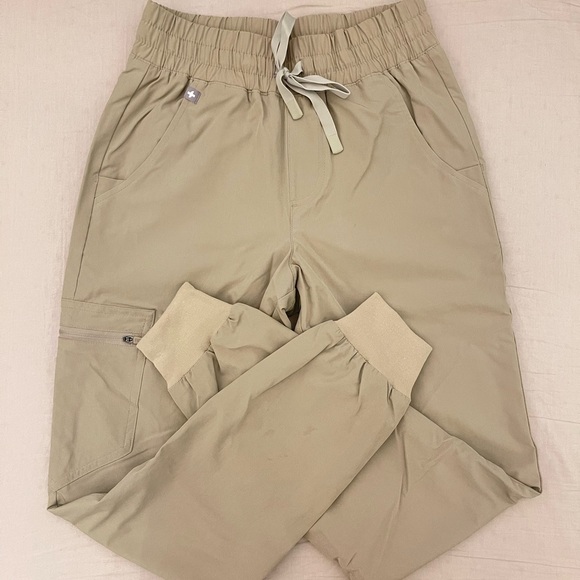 Figs Scrubs Light Oak Lined Set - Picture 3 of 3